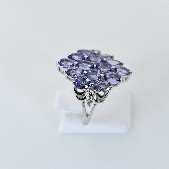 Genuine Tanzanite Cluster Ring Sterling Silver Platinum Finish Size 6.5! - Picture 3 of 6